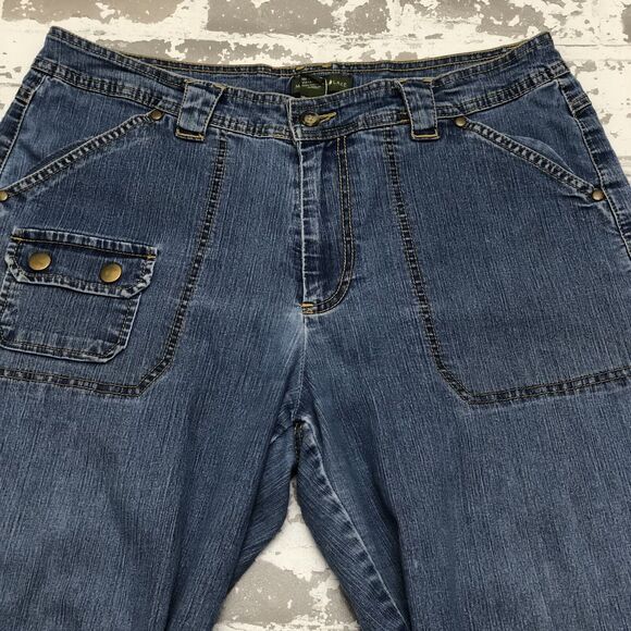 Mountain Lake Women 12 Capris Blue Chambray Straight Leg Snap Top Pocket Light - Picture 2 of 13